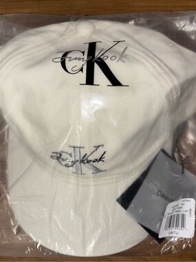 Calvin Klein x Jungkook Hat Project Rebel NWT

JUNGKOOK X CALVIN KLEIN HAT
